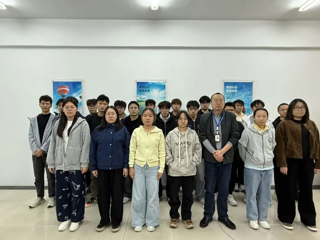 【近期結班留影】時(shí)光會(huì )定格此刻，但夢(mèng)想永